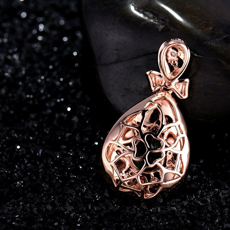 18Kt Rose Gold Diamond 1.68 ct Emerald Pendant