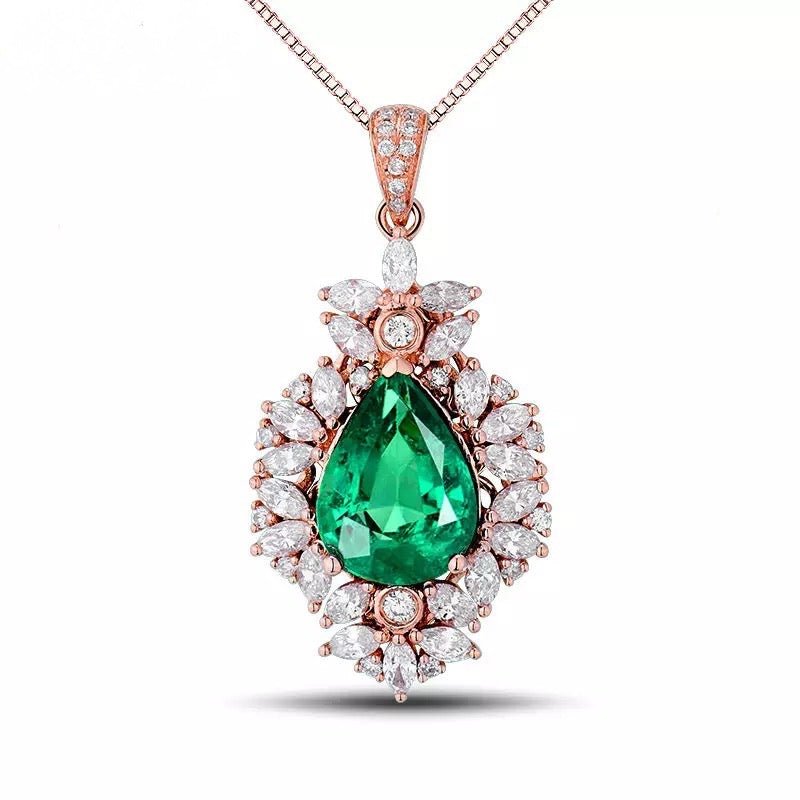 18Kt Rose Gold Diamond 1.80 ct Emerald Pendant