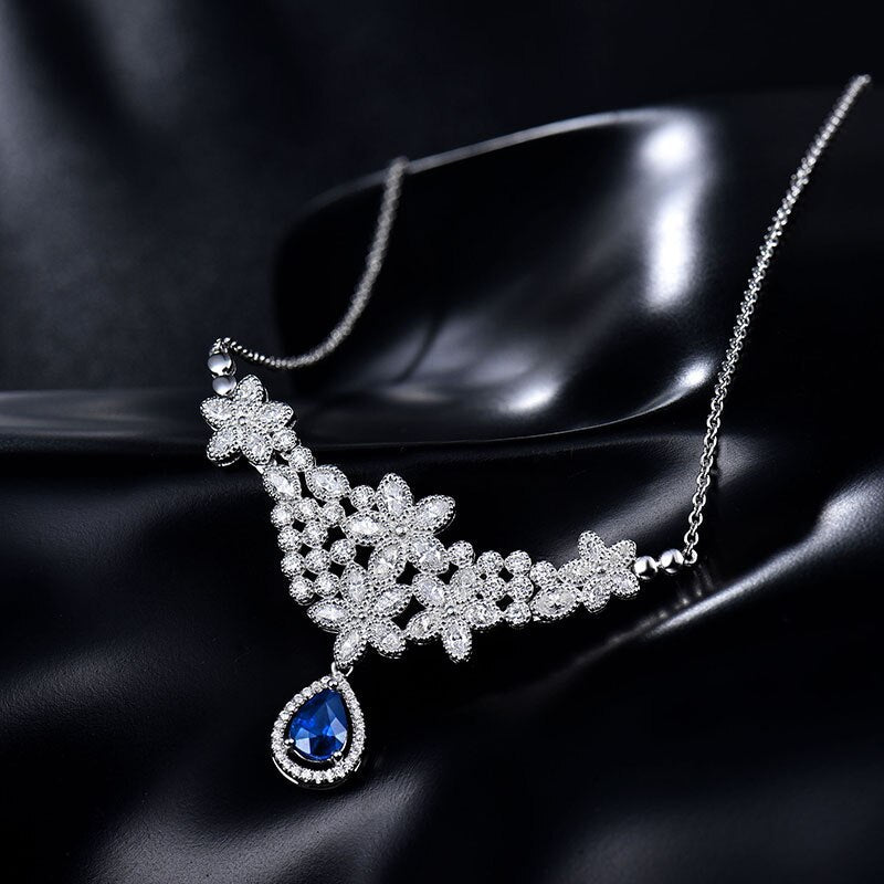 18Kt White Gold 1.02 ct Sapphire Diamonds Pendant