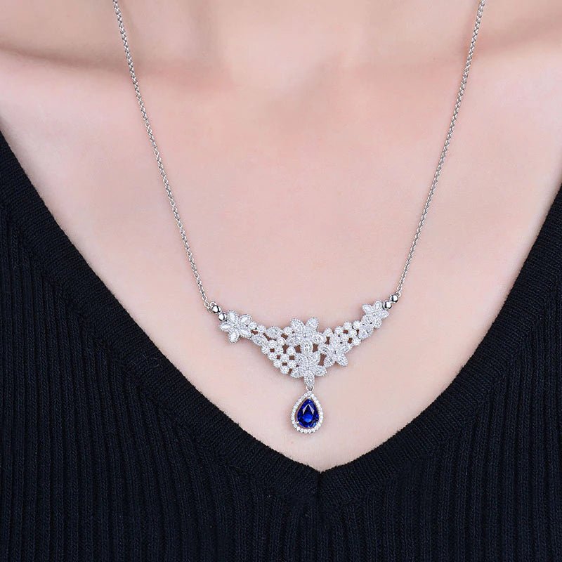 18Kt White Gold 1.02 ct Sapphire Diamonds Pendant