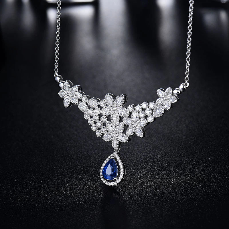 18Kt White Gold 1.02 ct Sapphire Diamonds Pendant