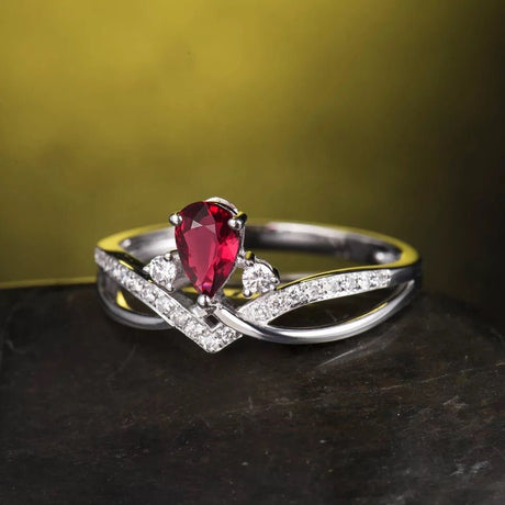 18Kt White Gold Diamond 0.49 ct Ruby Ring