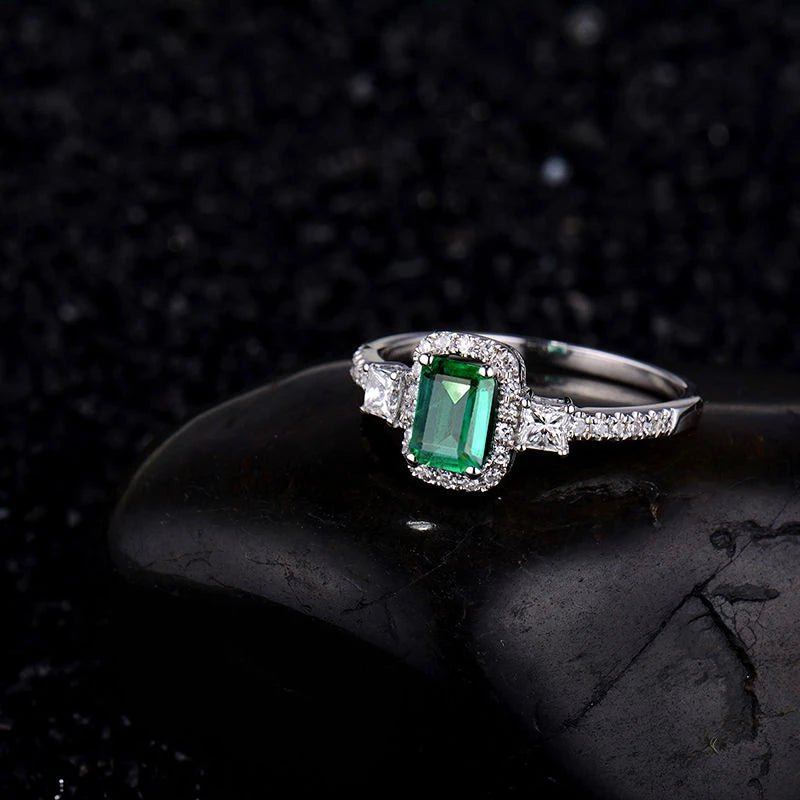 18Kt White Gold Diamond 0.65ct Emerald Ring