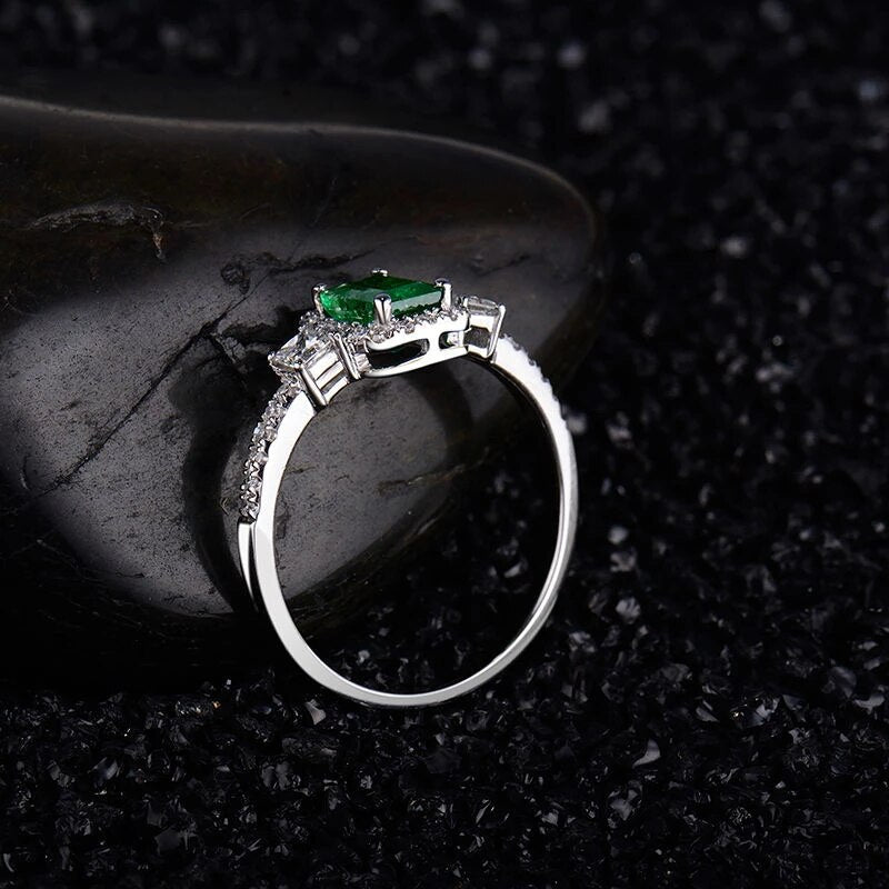 18Kt White Gold Diamond 0.65ct Emerald Ring