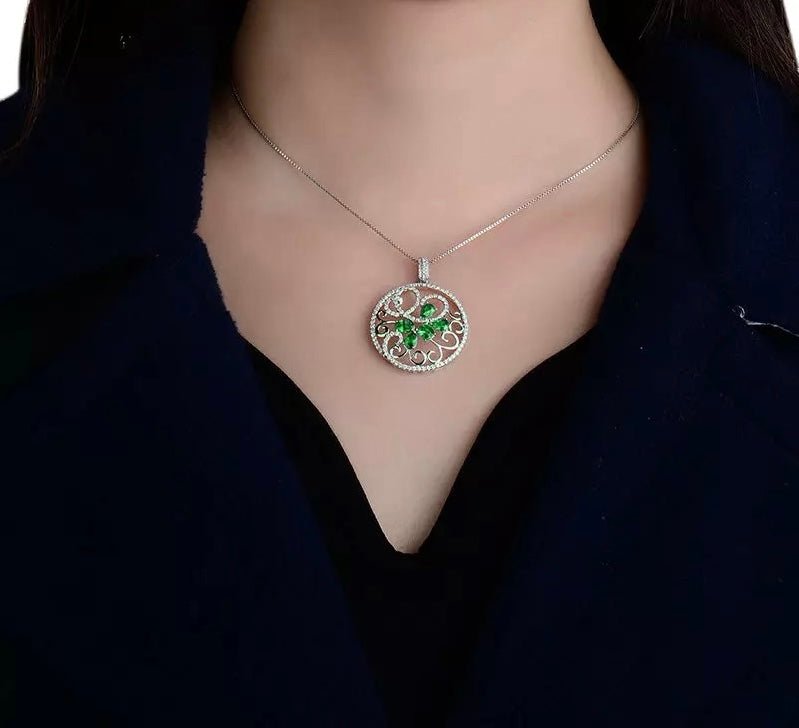 18Kt White Gold Diamond 1.67 ct Tsavorite Pendant