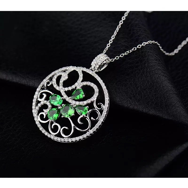 18Kt White Gold Diamond 1.67 ct Tsavorite Pendant