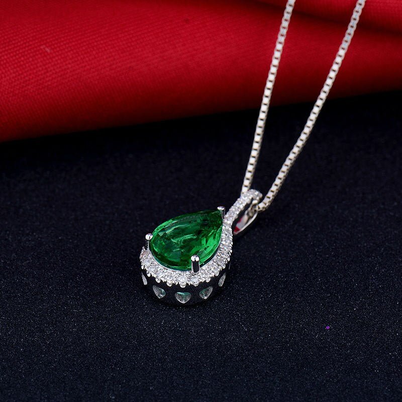 18kt White Gold Diamond 2.02 ct Emerald Pendant