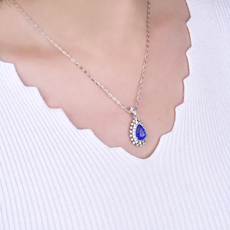 18Kt White Gold Diamond 4.14 ct Tanzanite Pendant