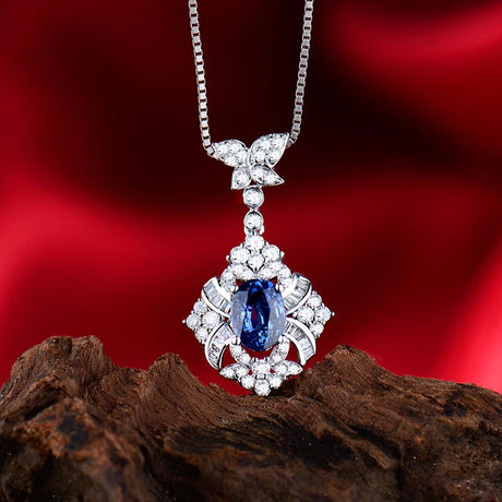18Kt White Gold Diamonds 1.09 ct Sapphire Pendant