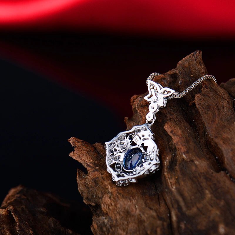 18Kt White Gold Diamonds 1.09 ct Sapphire Pendant