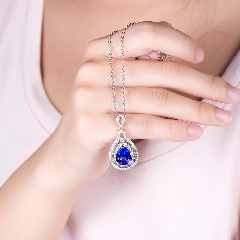 18Kt White Gold Diamonds 3.13 ct Tanzanite Pendants