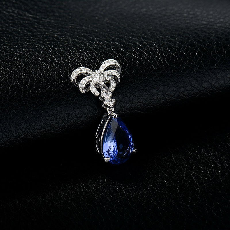 18Kt White Gold Diamonds 4.10 ct Tanzanite Pendants
