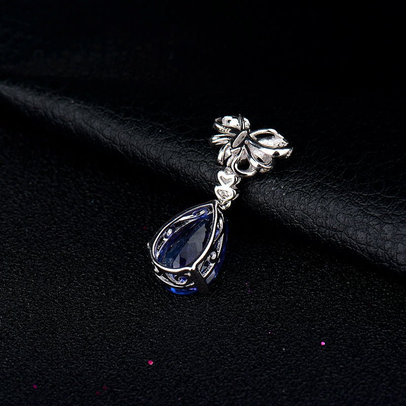 18Kt White Gold Diamonds 4.10 ct Tanzanite Pendants