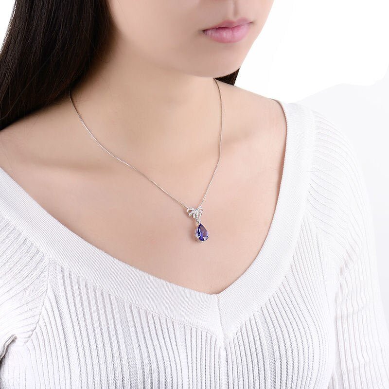 18Kt White Gold Diamonds 4.10 ct Tanzanite Pendants