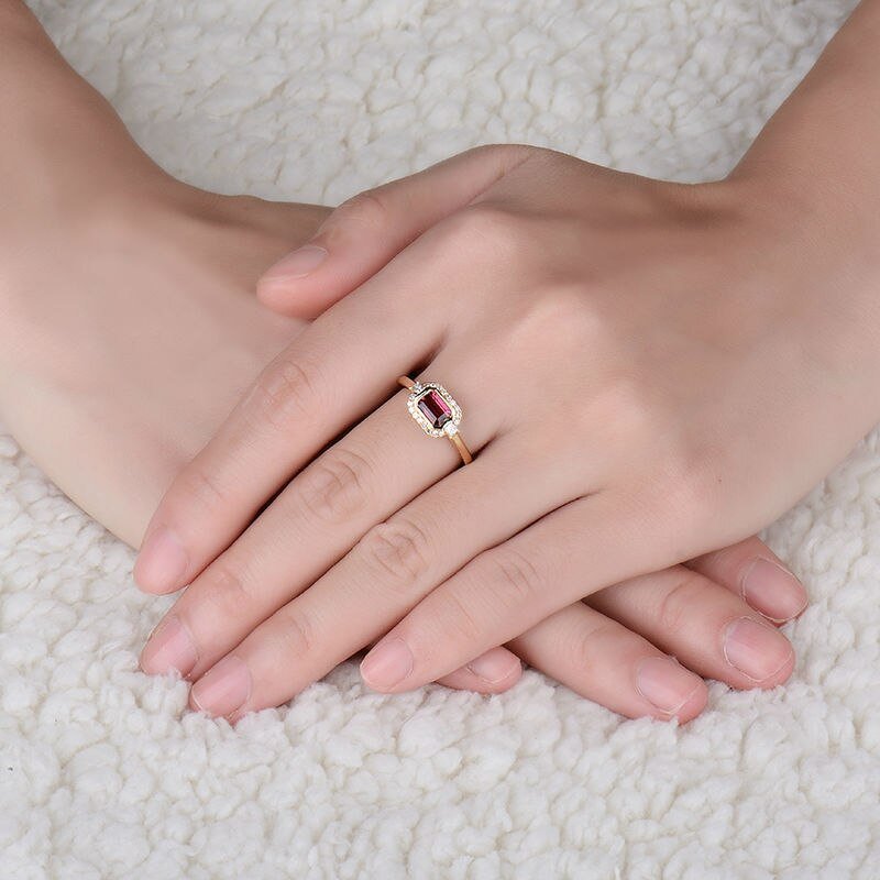 18kt Yellow Gold & 0.93 ct Tourmaline Ring