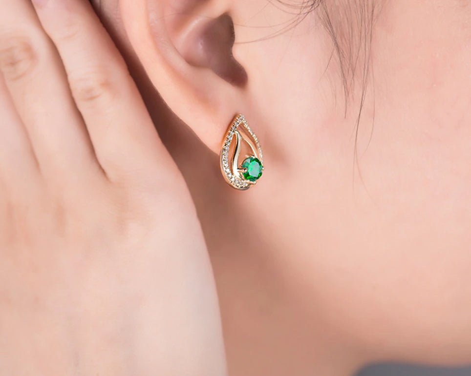 18Kt Yellow Gold 1.25ct Tsavorite Earrings with Diamond