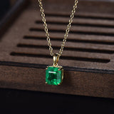 18Kt Yellow Gold 2.50 ct Emerald Pendant (Unisex)