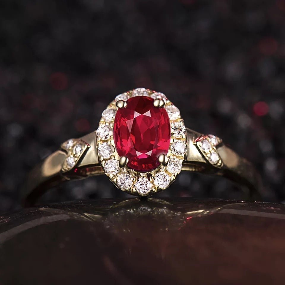 18Kt Yellow Gold Diamond 0.60 ct Ruby Ring