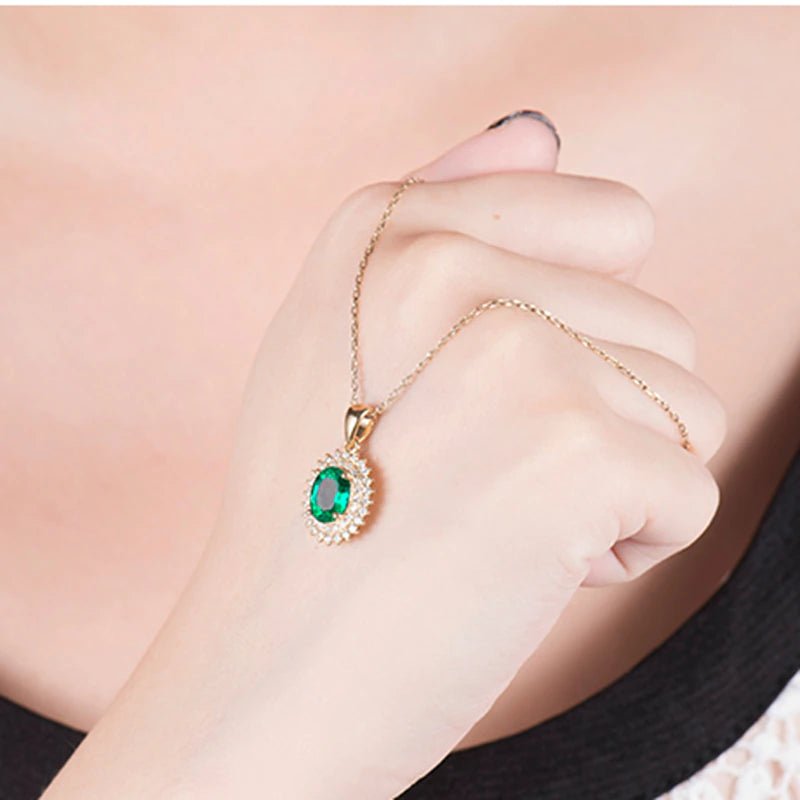 18Kt Yellow Gold Diamond 1.18 ct Emerald Pendant