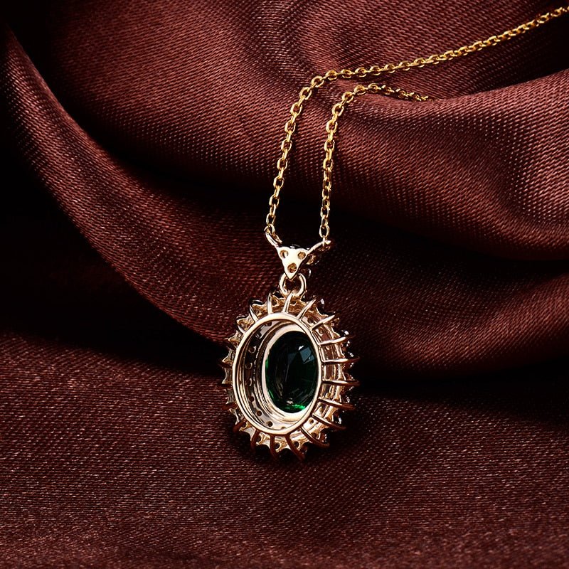 18Kt Yellow Gold Diamond 1.44 ct Emerald Pendant