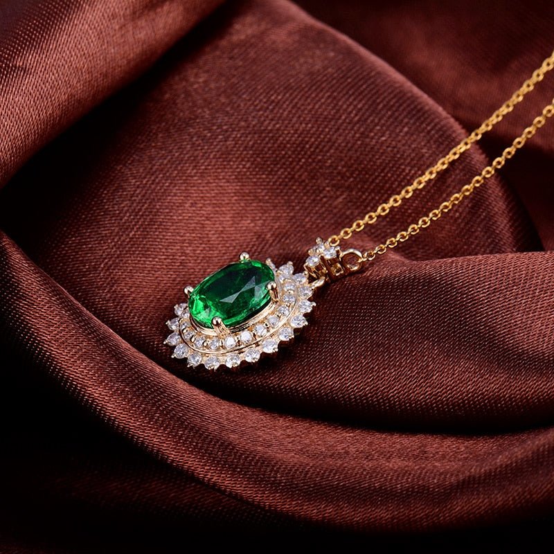 18Kt Yellow Gold Diamond 1.44 ct Emerald Pendant