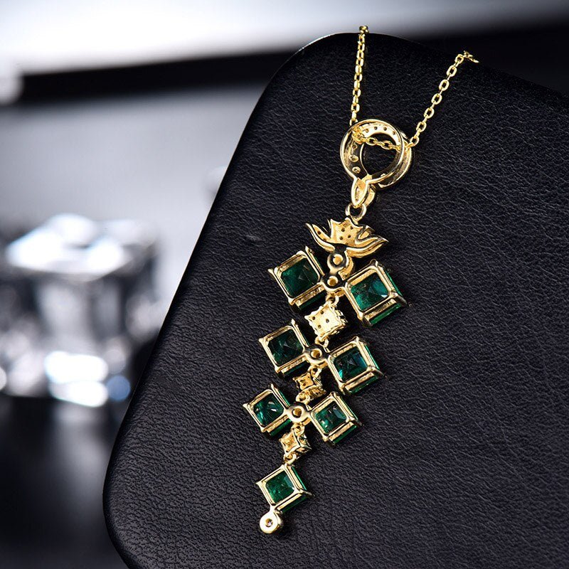 18Kt Yellow Gold Diamond & 4.40 ct Emerald Pendant