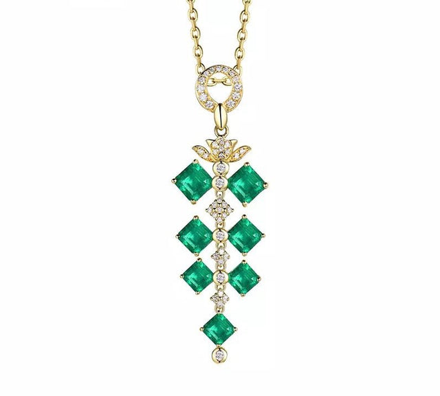 18Kt Yellow Gold Diamond & 4.40 ct Emerald Pendant