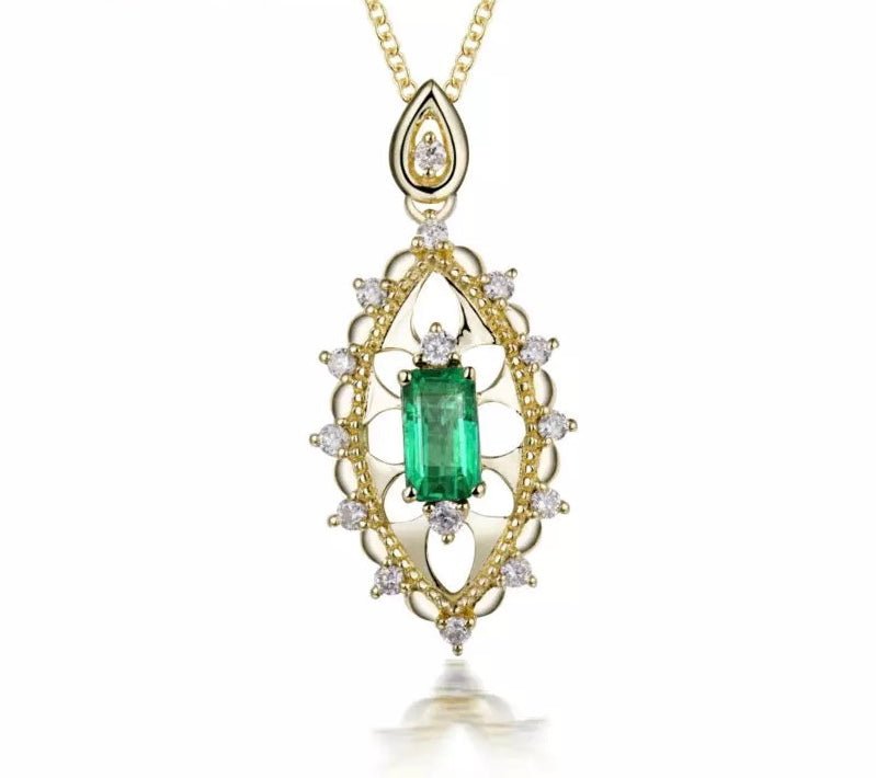 18kt Yellow Gold Diamonds 0.53 ct Emerald Pendant