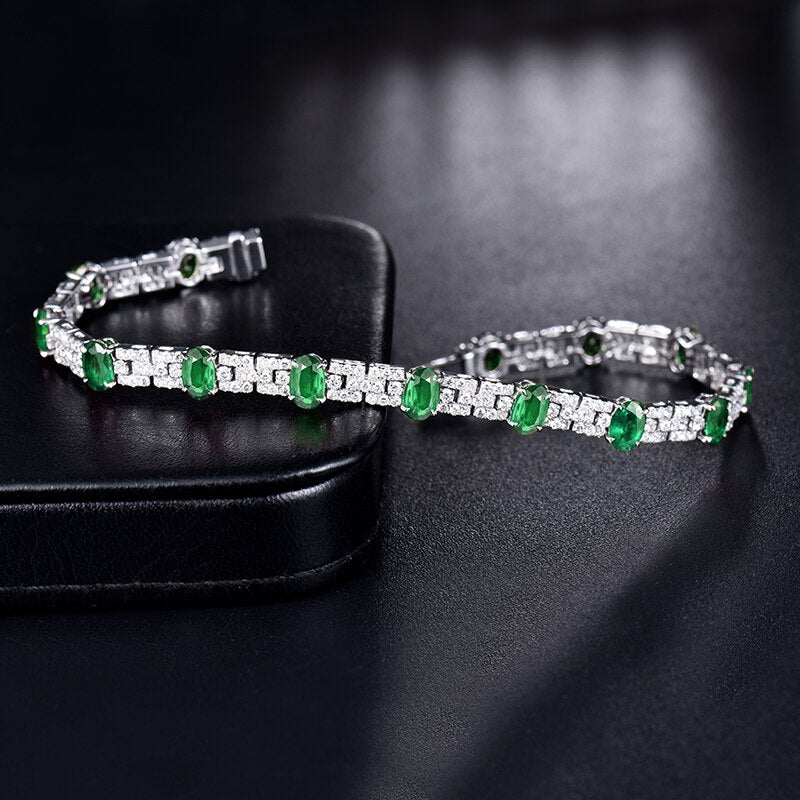 18Kt White Gold 7.61 ct Emerald Bracelet with Diamonds (Unisex)