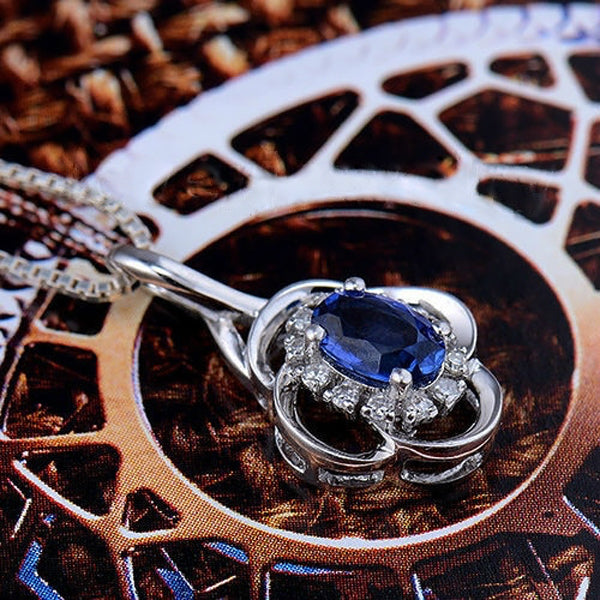 18K White Gold 0.72ct Blue Sapphire Pendant with Natural Diamond
