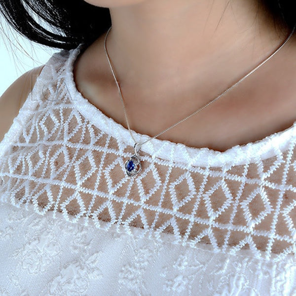 18K White Gold 0.72ct Blue Sapphire Pendant with Natural Diamond