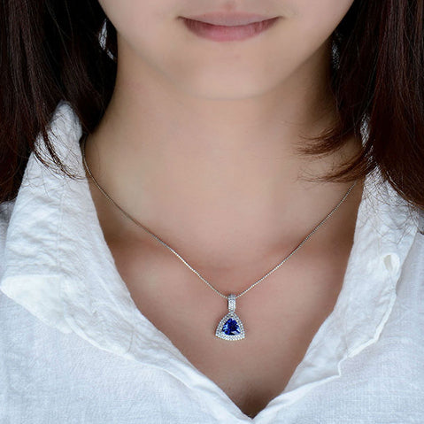 18K White Gold 1.94ct Tanzanite Pendant with Natural Diamonds